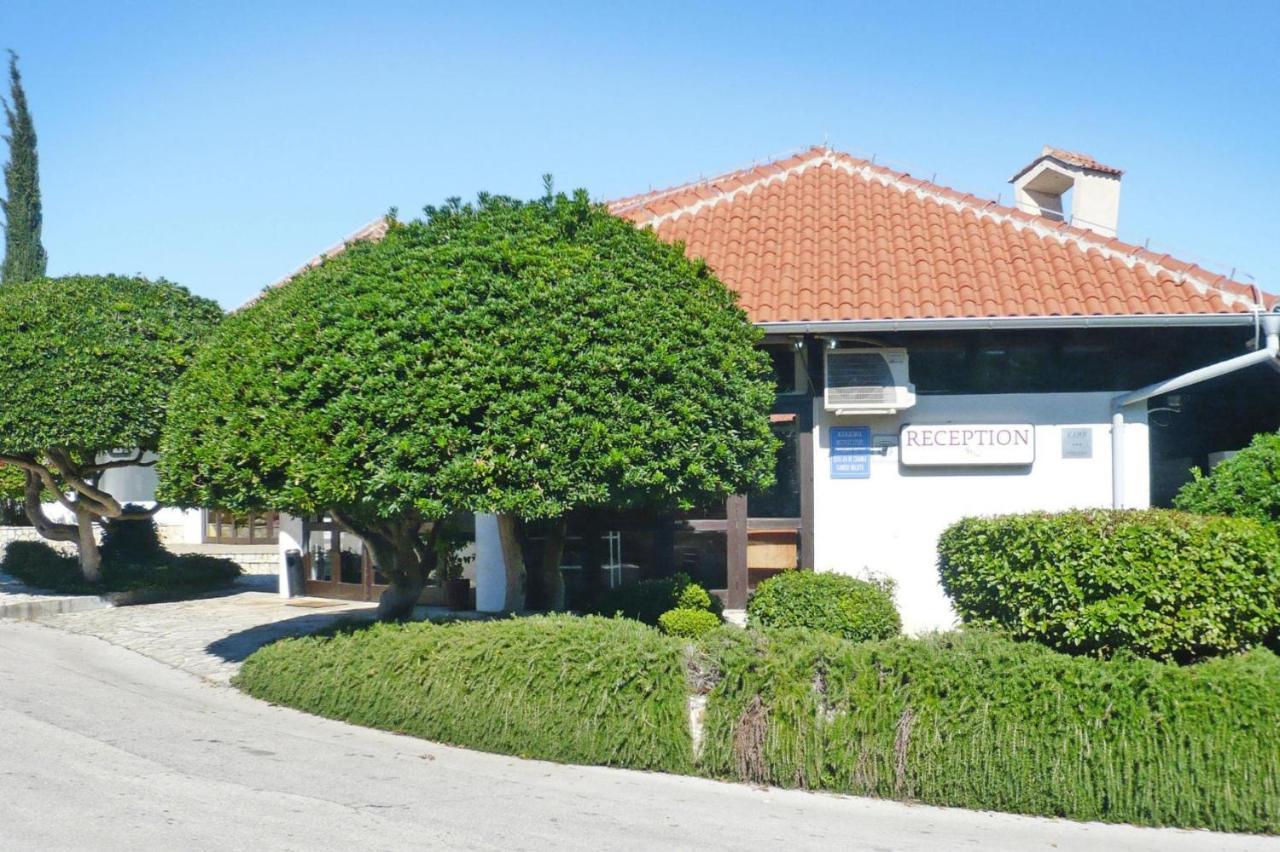 Belvilla Apartments In Holiday Resort Jezera Village, Island Murter Tisno Eksteriør billede
